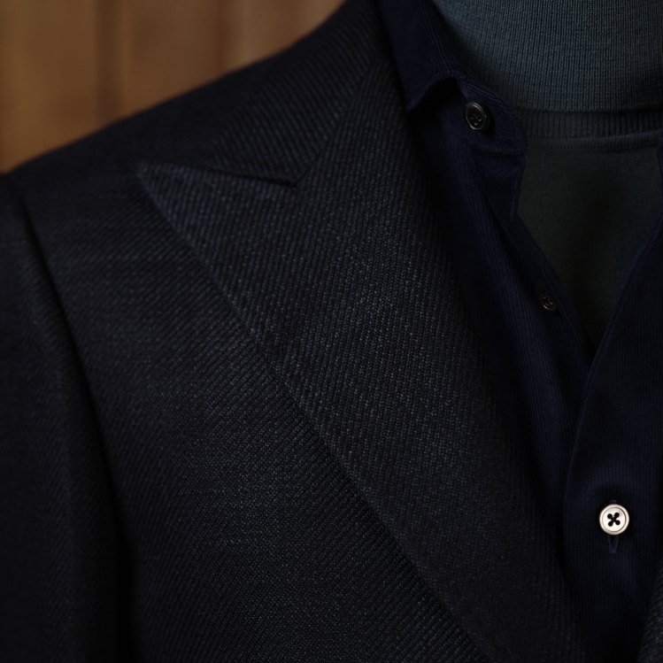 矛盾的傑作：Zegna 粗斜紋西裝的粗獷與細膩光澤
