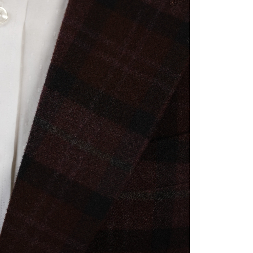 Zegna 的秋冬深層色調:演繹紅、黑、白格紋組合的法蘭絨休閒西裝