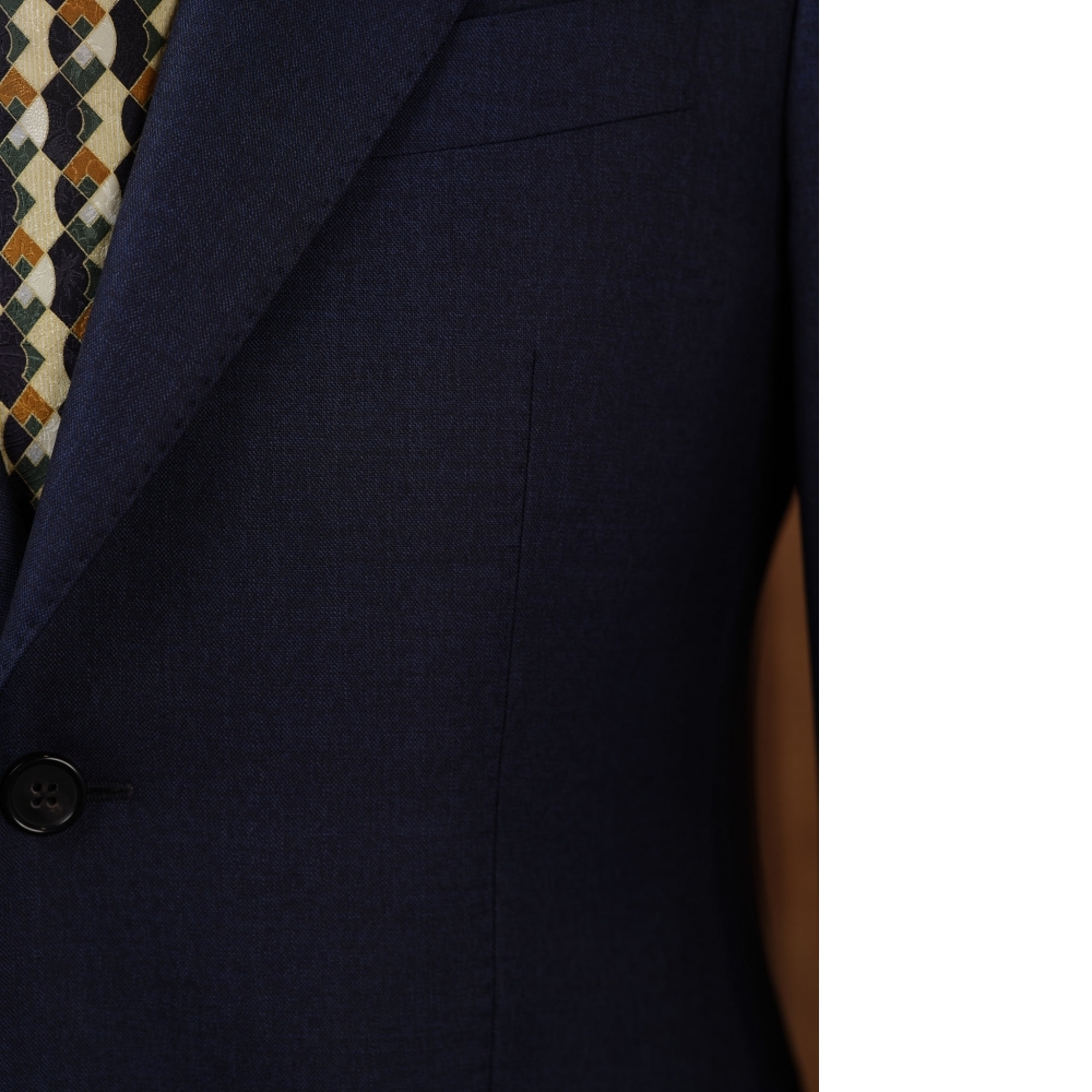 您的風格宣言:是張揚的藝術(克萊因藍),還是內斂的奢華(Zegna)?