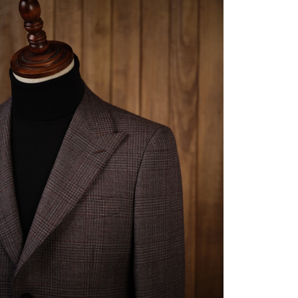 顛覆想像的硬挺：探索 Zegna 灰紅格紋面料，打造線條俐落的完美夾克