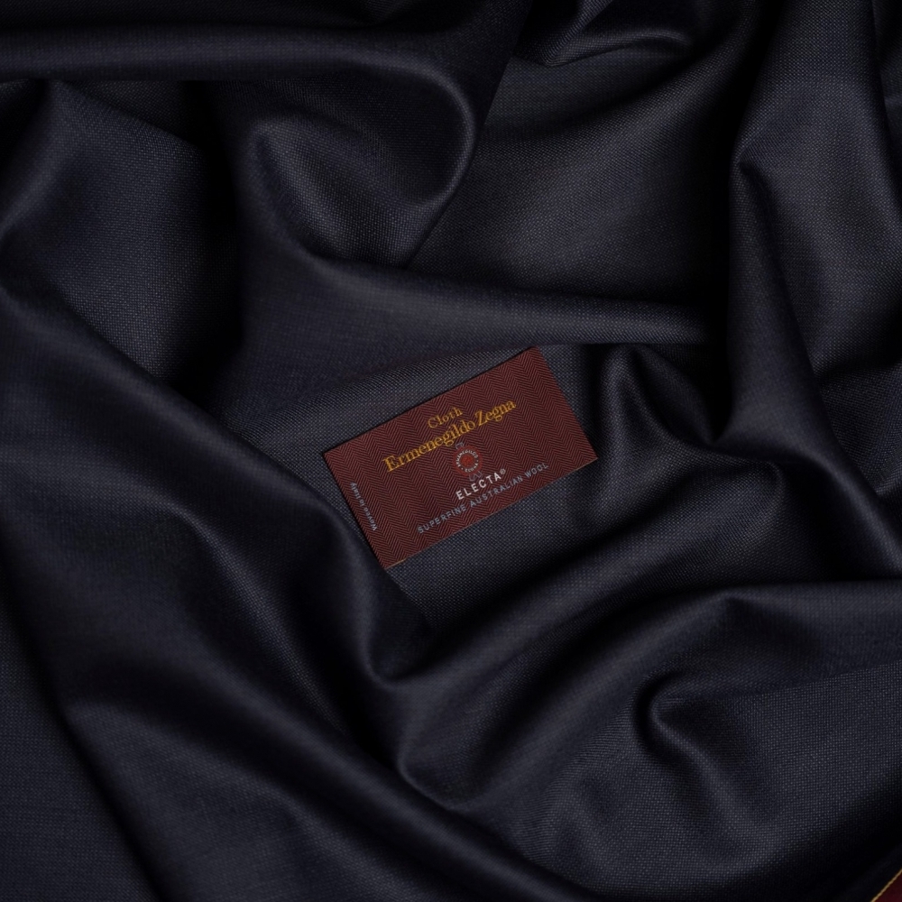 為何淺灰與深藍是最佳選擇?Zegna 頂級西裝的完美詮釋