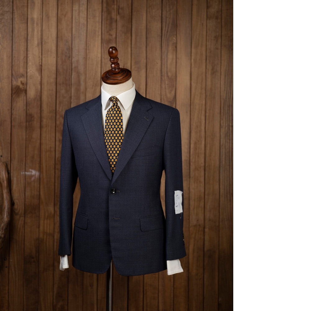 品味的兩種面貌：Zegna 經典條紋 vs. 細膩格紋