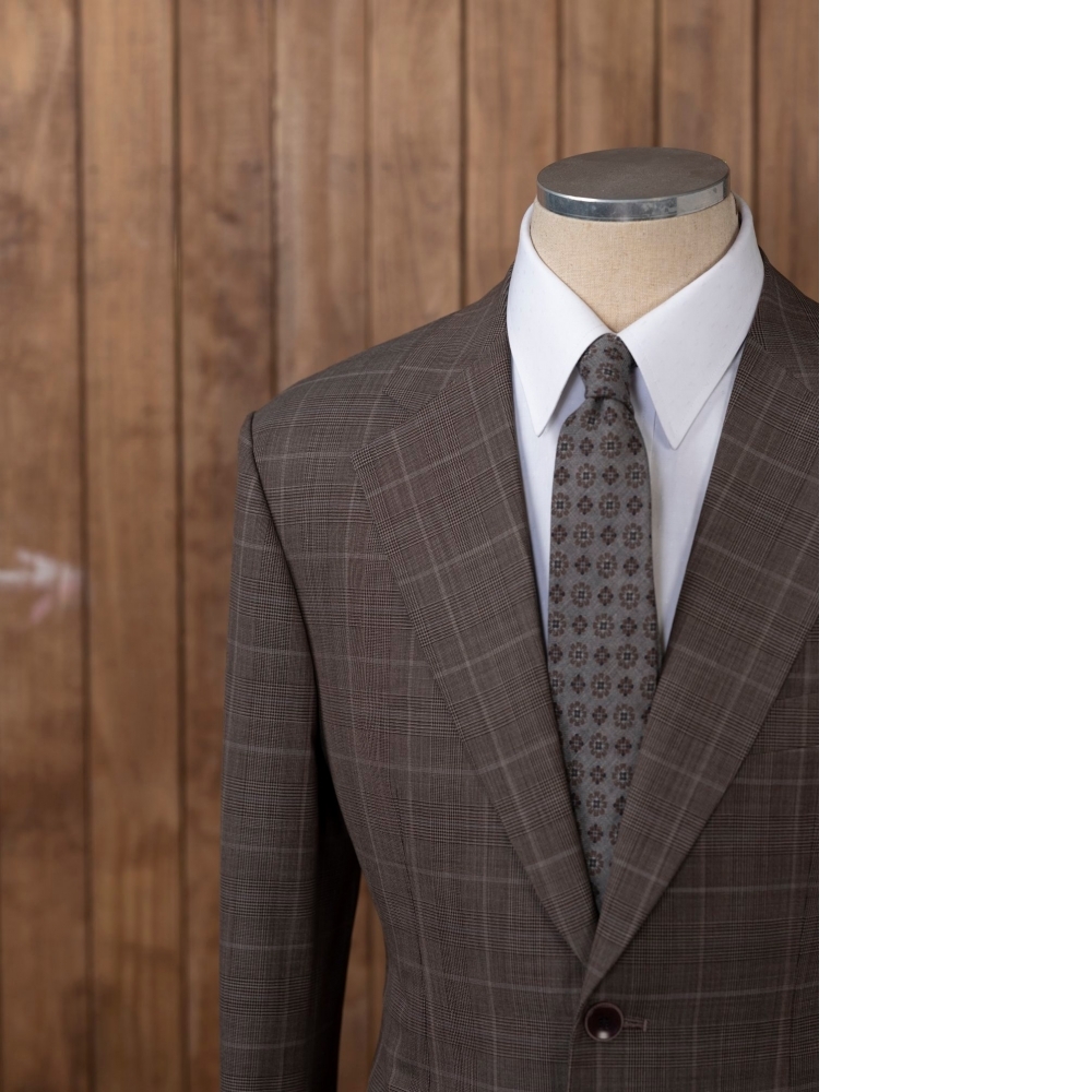 英倫基石 vs. 義式品味：H&S 藍色西裝與 Zegna 咖啡格紋
