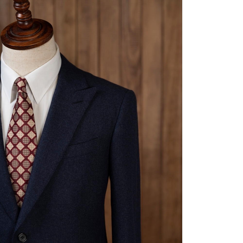 觸感的巔峰 vs. 品味的宣言：Zegna 純羊絨 vs. Drago 藍格紋