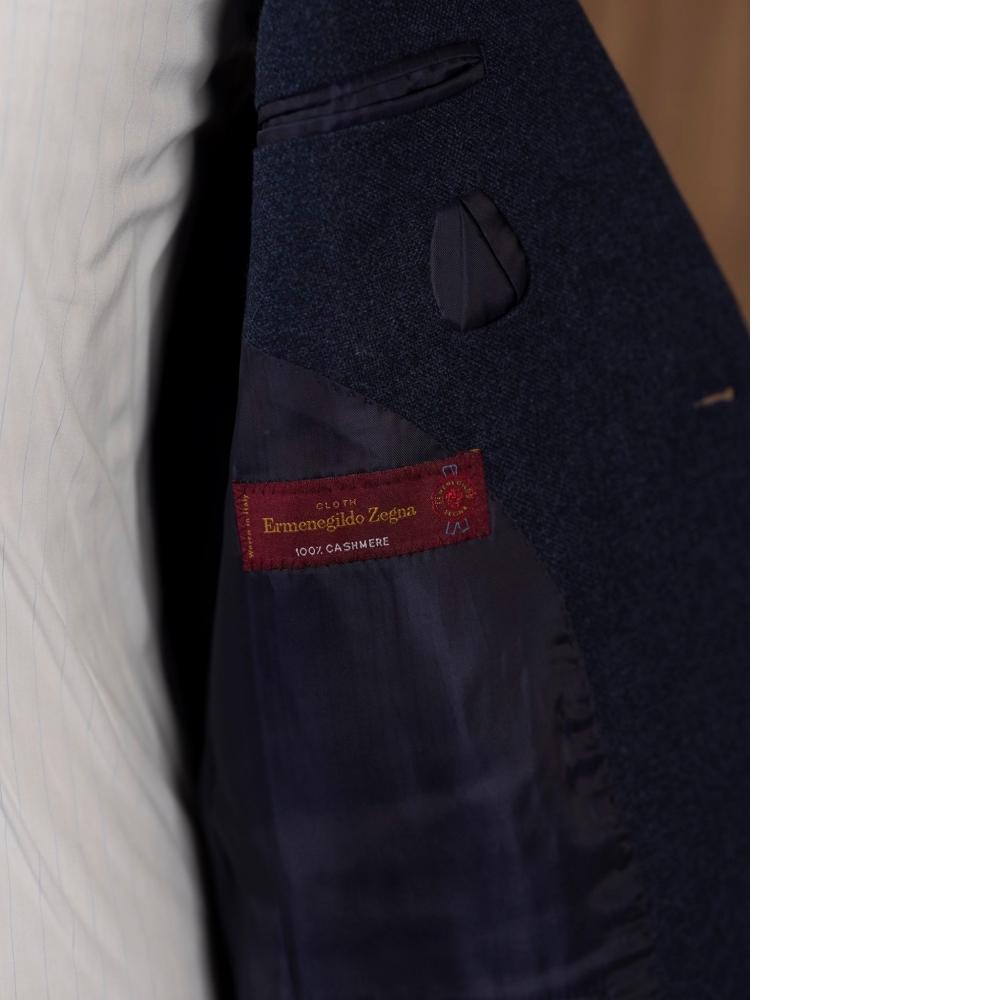觸感的巔峰 vs. 品味的宣言：Zegna 純羊絨 vs. Drago 藍格紋