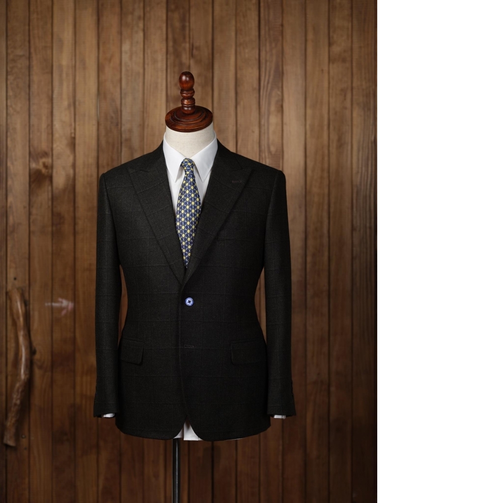 鑑賞家的巔峰對決:Zegna 純羊絨的「墨綠」與「紫紅」