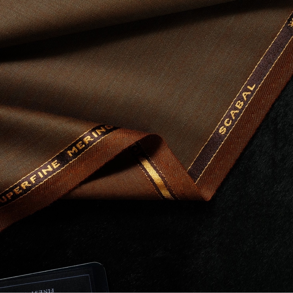 頂級對決:Scabal Solaro 的獨特 vs VBC 星點的內斂,您選哪邊?