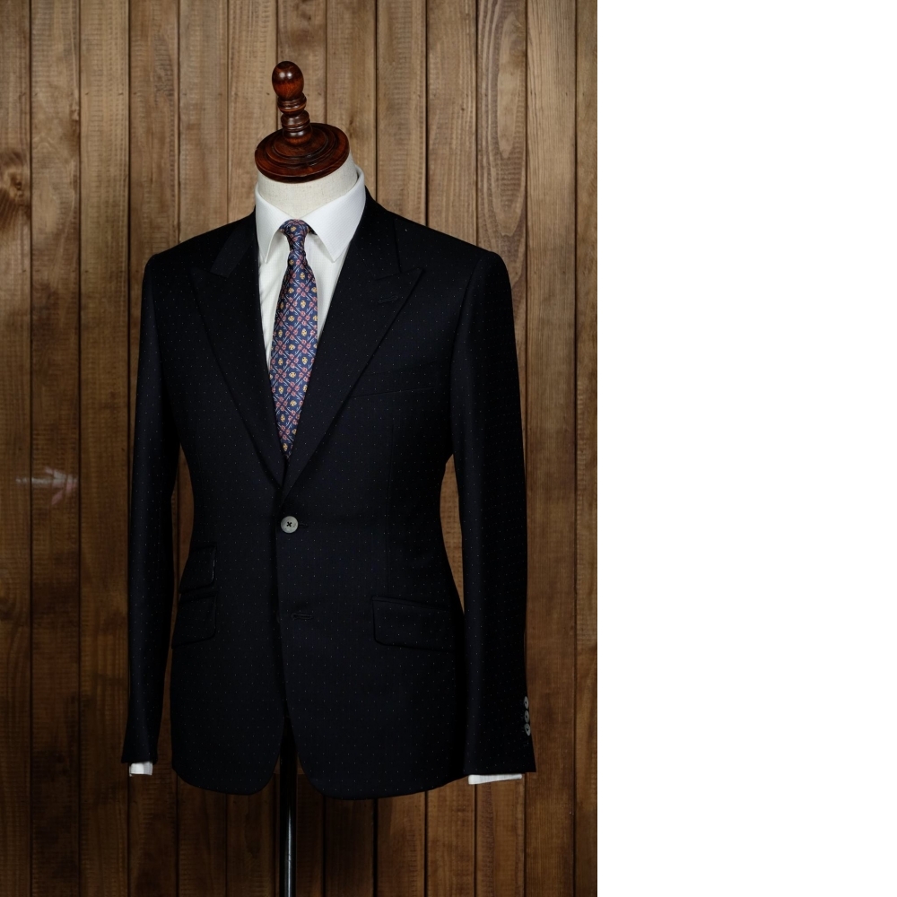 頂級對決:Scabal Solaro 的獨特 vs VBC 星點的內斂,您選哪邊?