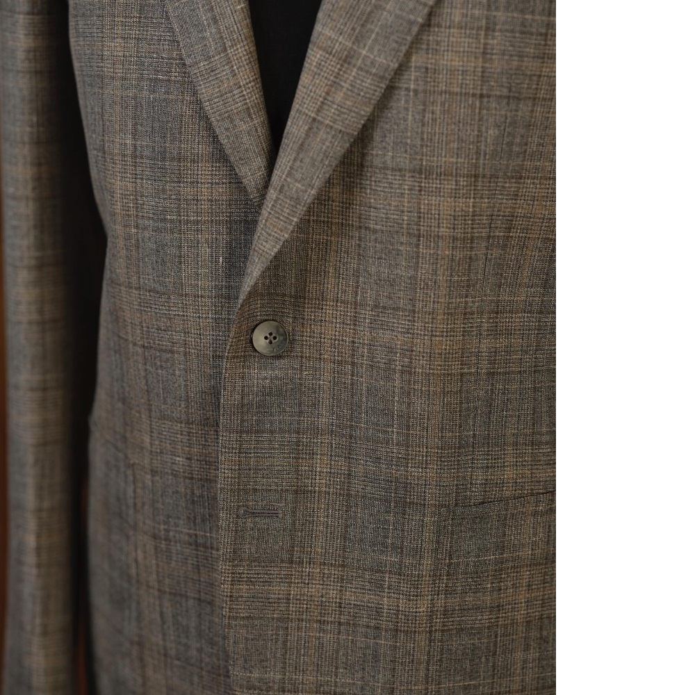沉穩與溫暖的完美平衡:Loro Piana 灰色底 x 棕色格紋西裝