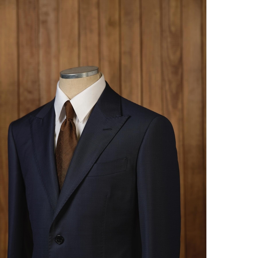 縱橫香港金融圈:Zegna 義式光澤與 H&S 英倫平穩的完美佈局