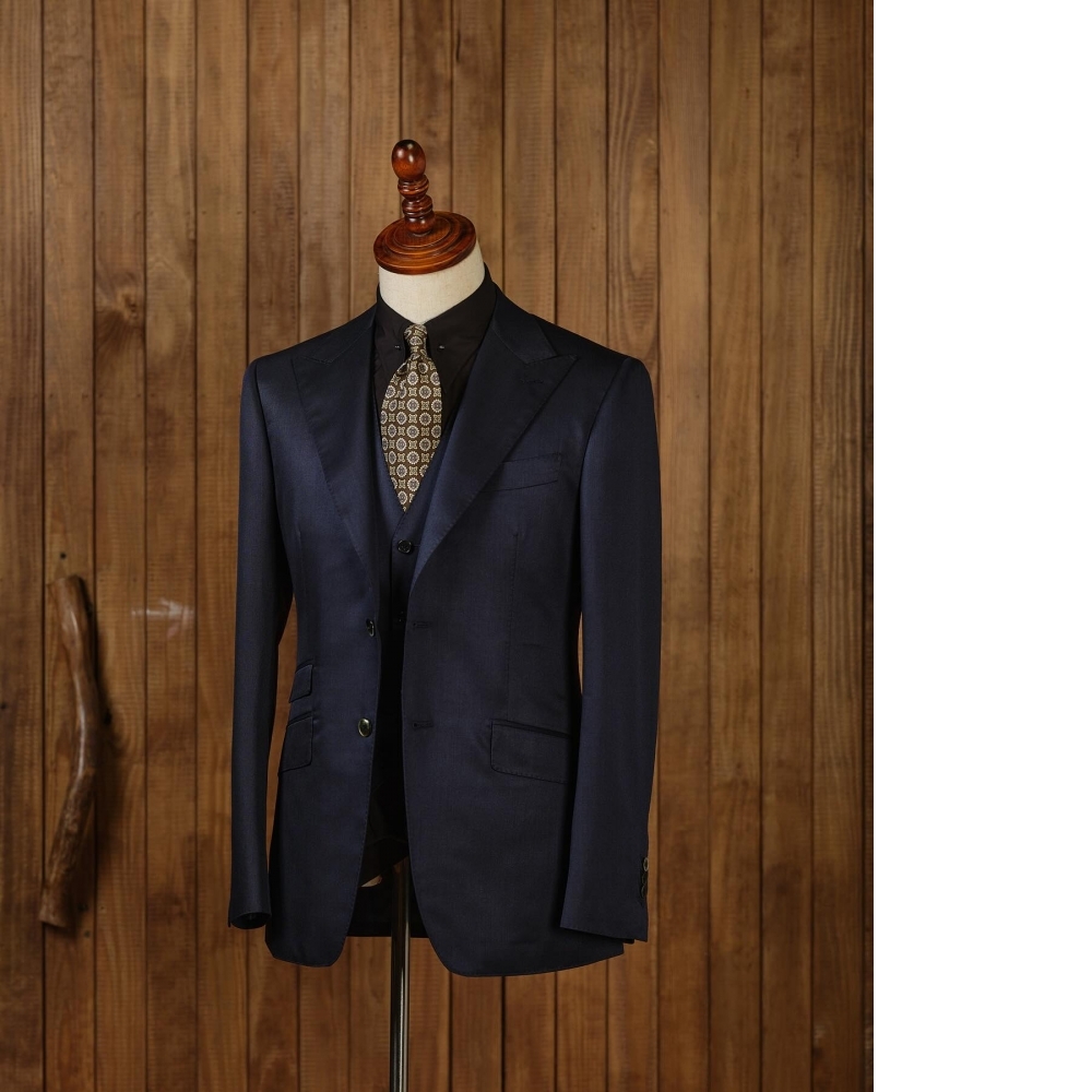 極致奢華的具現:Scabal 鑽石粉末西裝的璀璨光澤