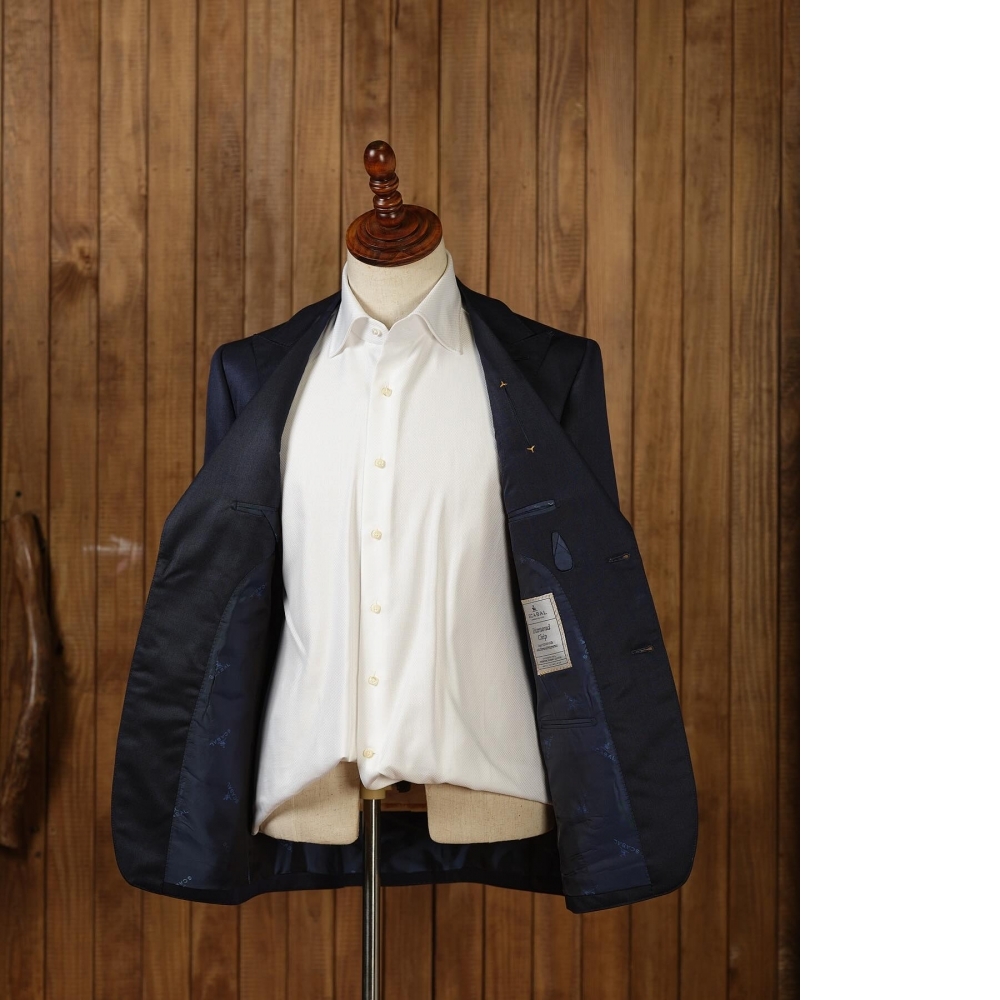 極致奢華的具現:Scabal 鑽石粉末西裝的璀璨光澤