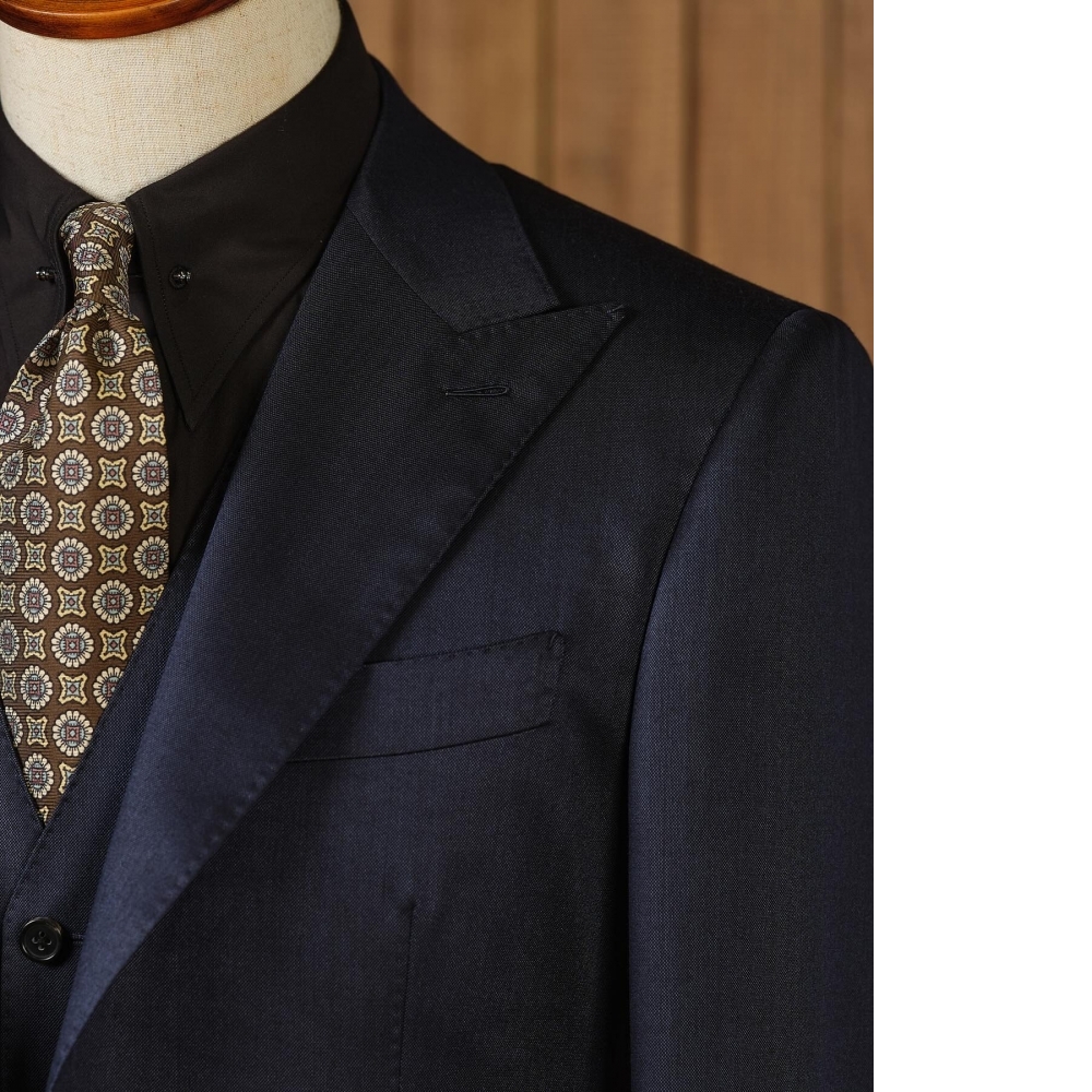 極致奢華的具現:Scabal 鑽石粉末西裝的璀璨光澤