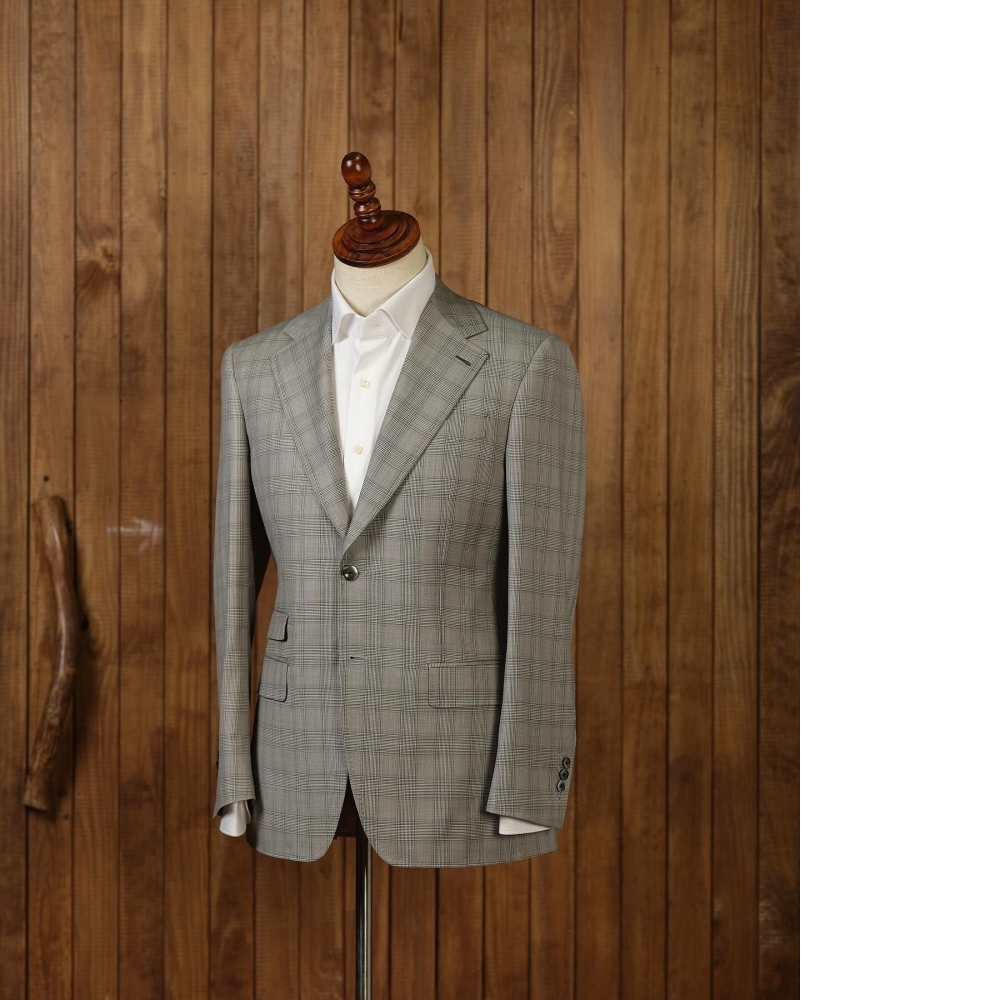 170s 與蠶絲的奢華:Loro Piana 重新定義威爾斯王子格