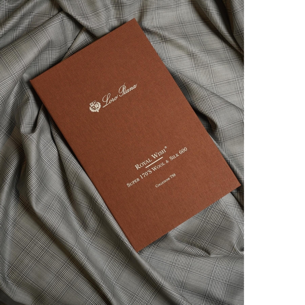 170s 與蠶絲的奢華:Loro Piana 重新定義威爾斯王子格