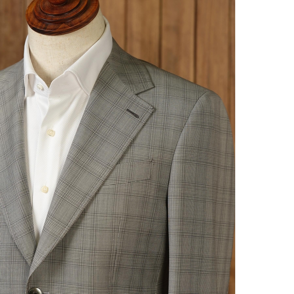 170s 與蠶絲的奢華：Loro Piana 重新定義威爾斯王子格