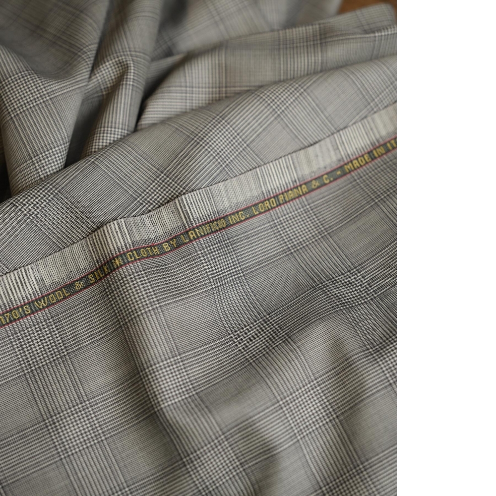 170s 與蠶絲的奢華:Loro Piana 重新定義威爾斯王子格