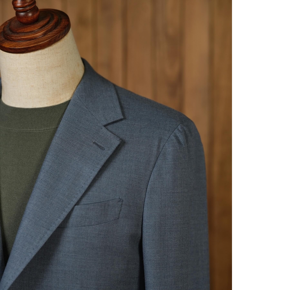終極的輕鬆感：Loro Piana 純羊絨西裝，體驗「無結構」的頂級舒適