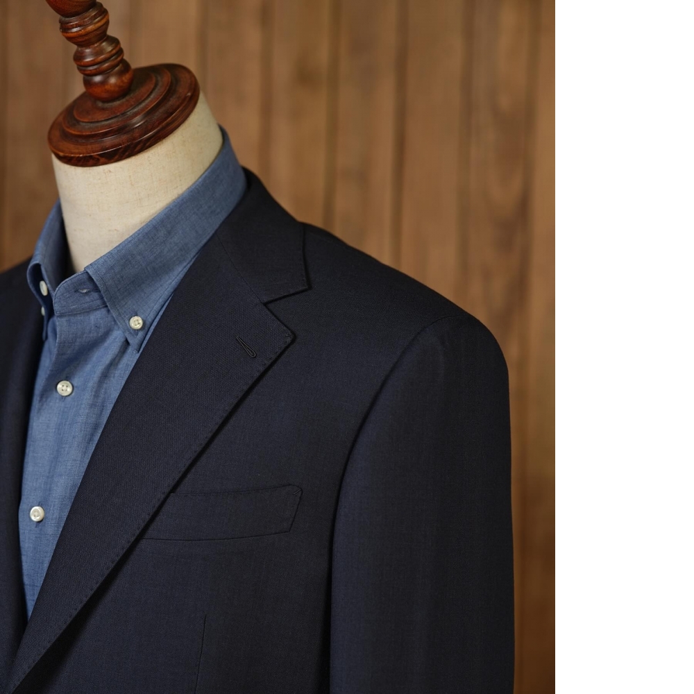 「布料之王」的純粹:Scabal 藍色西裝的極致質感