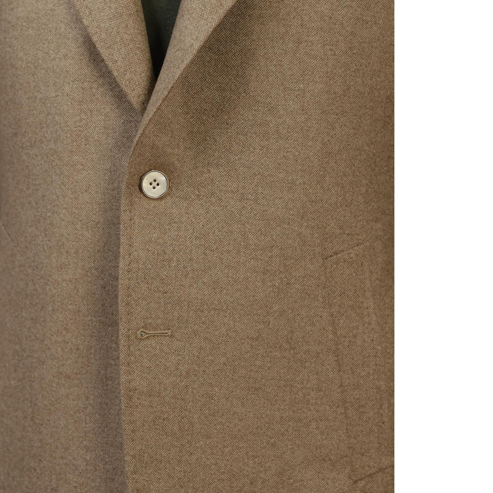 「靜奢」的巔峰:Loro Piana 100% 原色羊絨的頂級獻禮