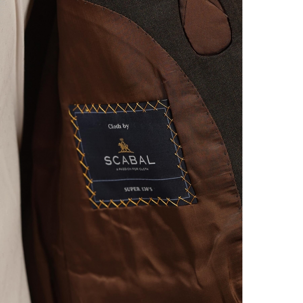 「布料之王」的頂級詮釋:Scabal 咖啡色西裝的精緻貴氣