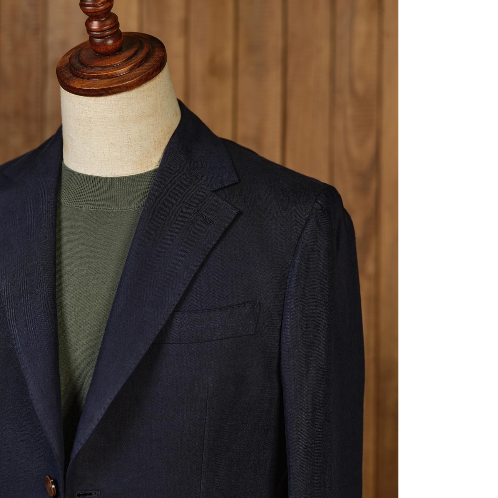 頂級的輕鬆感：Zegna 亞麻蠶絲藍色西裝，捨棄僵硬、回歸專業的「無結構」美學
