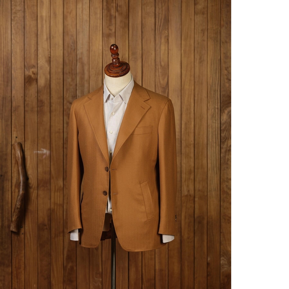 終極的奢華與舒適:Loro Piana Vicuña「無結構」西裝,纖維之神的純粹展現