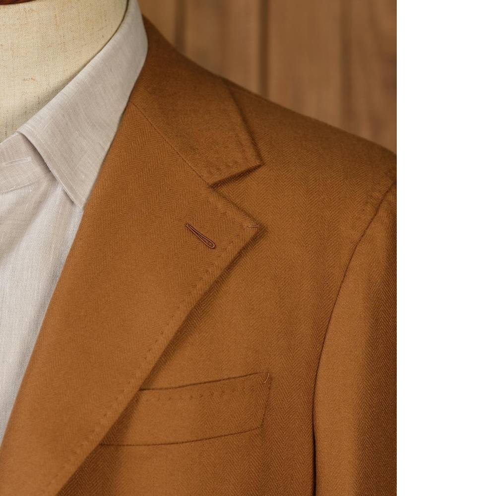 終極的奢華與舒適:Loro Piana Vicuña「無結構」西裝,纖維之神的純粹展現