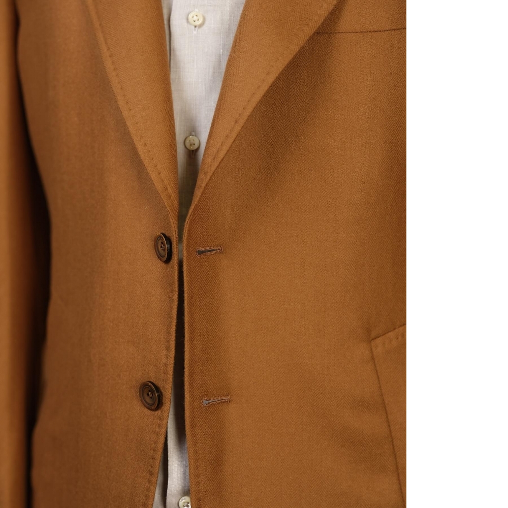 終極的奢華與舒適:Loro Piana Vicuña「無結構」西裝,纖維之神的純粹展現