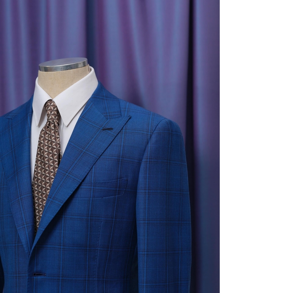 您的風格宣言:是張揚的藝術(克萊因藍),還是內斂的奢華(Zegna)?