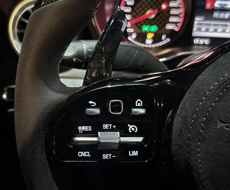 BENZ C300 2016年 白色系 2.0渦輪房車