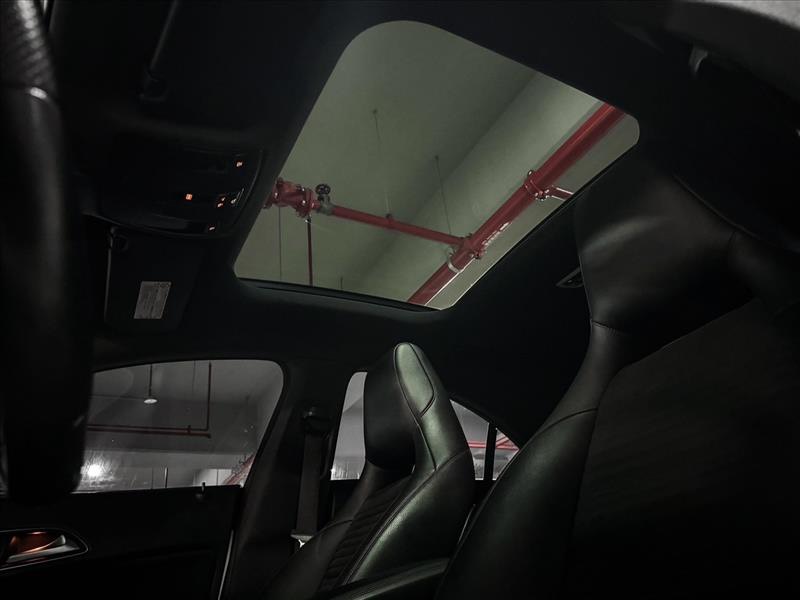 BENZ CLA250 2013年 白色系 2.0渦輪跑格房車