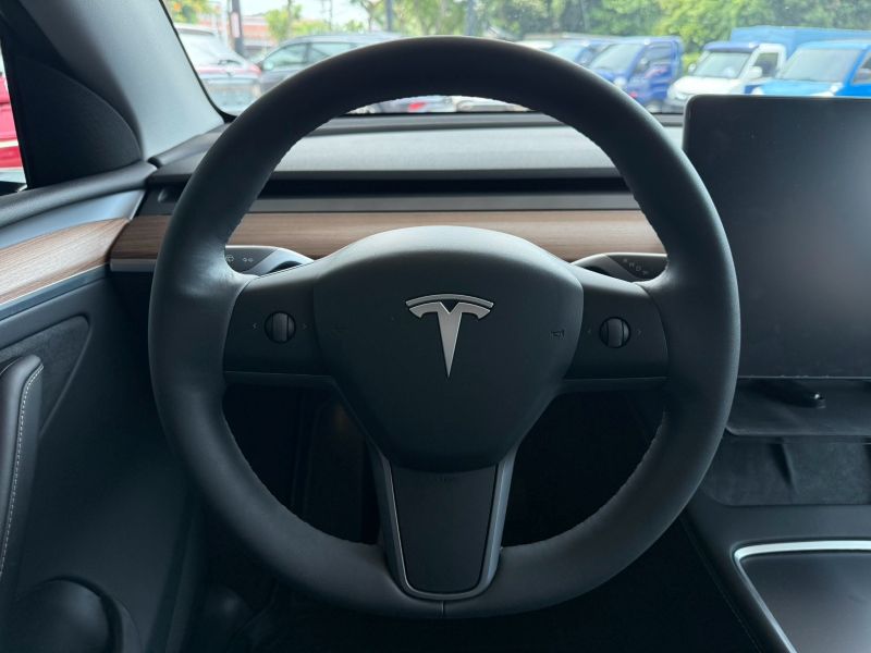 2024 Tesla Model Y RWD 後輪驅動