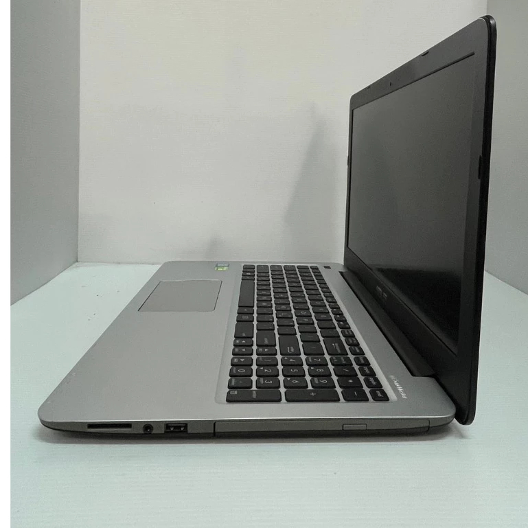 79●ASUS 華碩 A556U i5-6200U 15.6吋 可視訊 遊戲 獨顯 二手 筆電