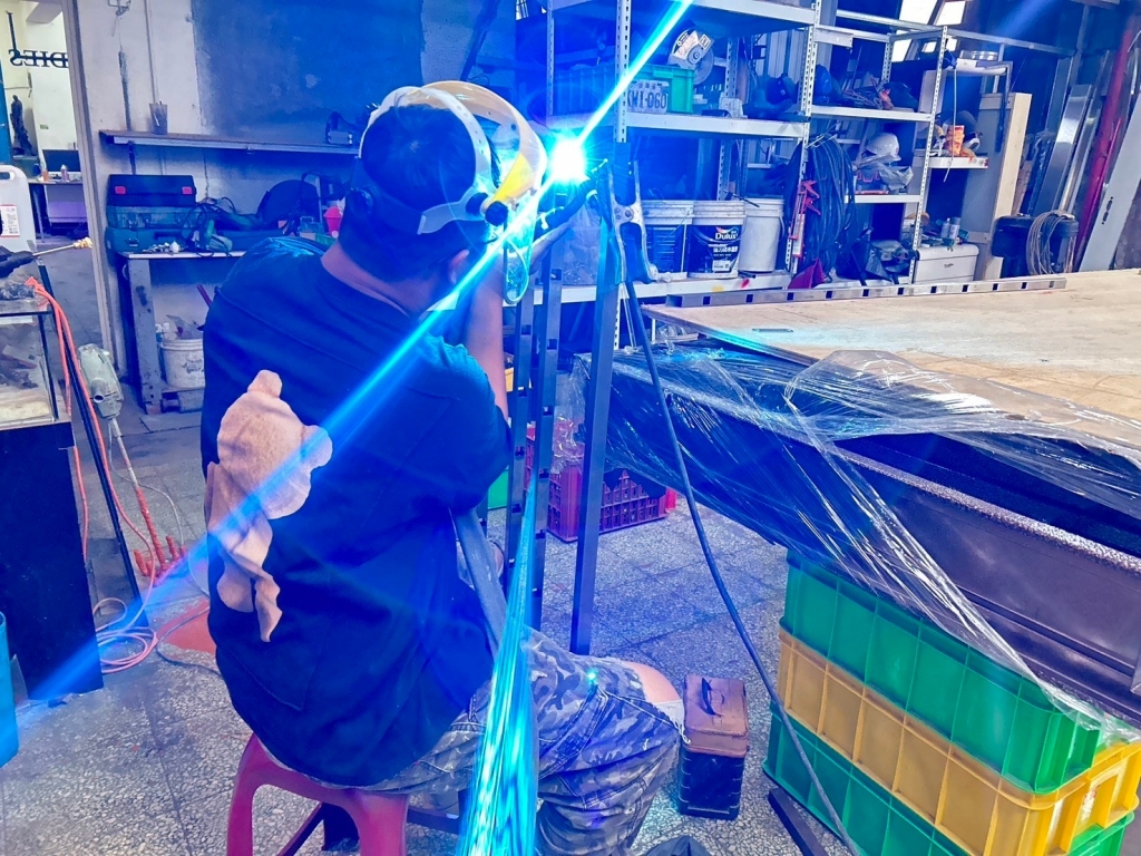 白鐵防盜窗燒焊