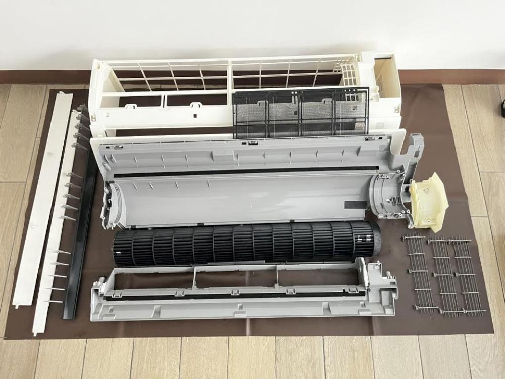 預約四台大金分離式冷