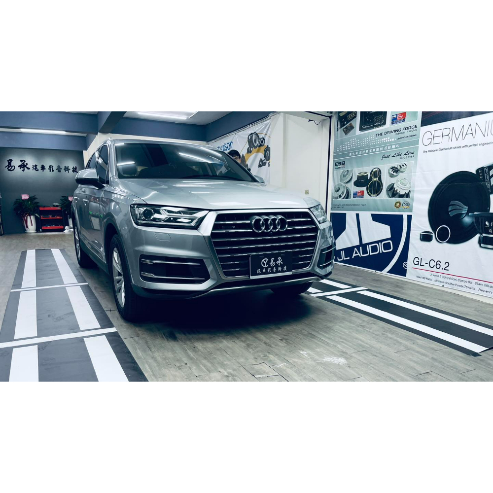 Audi Q7原廠3