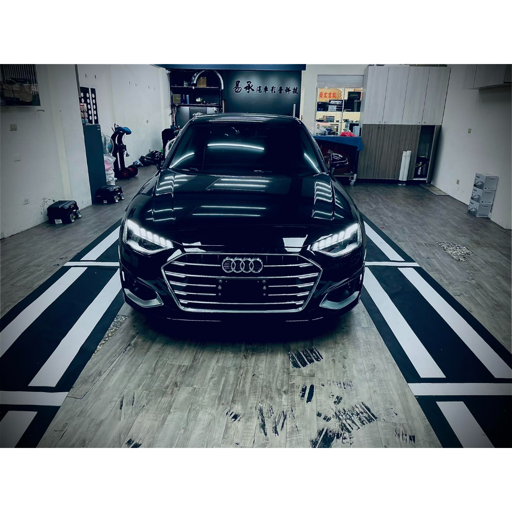 Audi A4 原廠