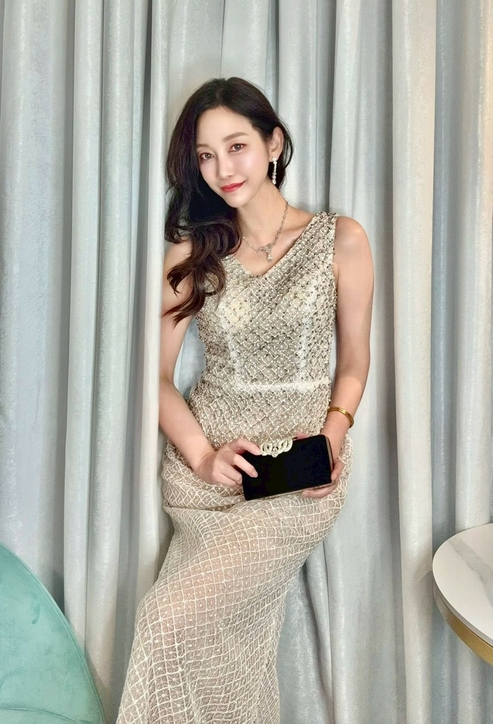 禮服20｜優雅簡約小V領修身禮服/台中/媽媽禮服/禮服出租