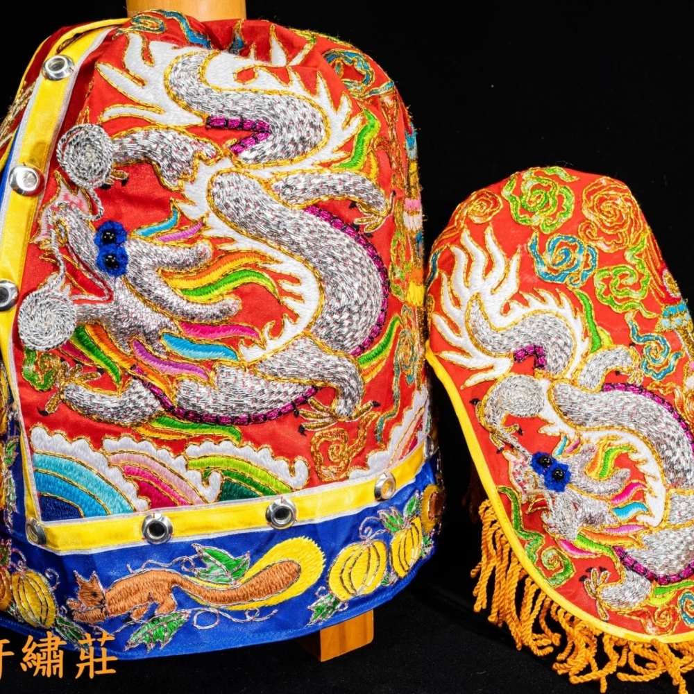 半手工龍袍